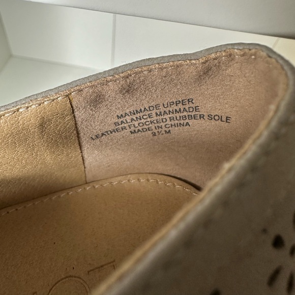 NWOT LOFT Slip on Sneaker Shoe - Picture 4 of 4